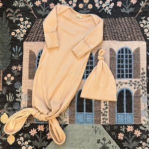 Mushie Knotted Baby Gown & Hat